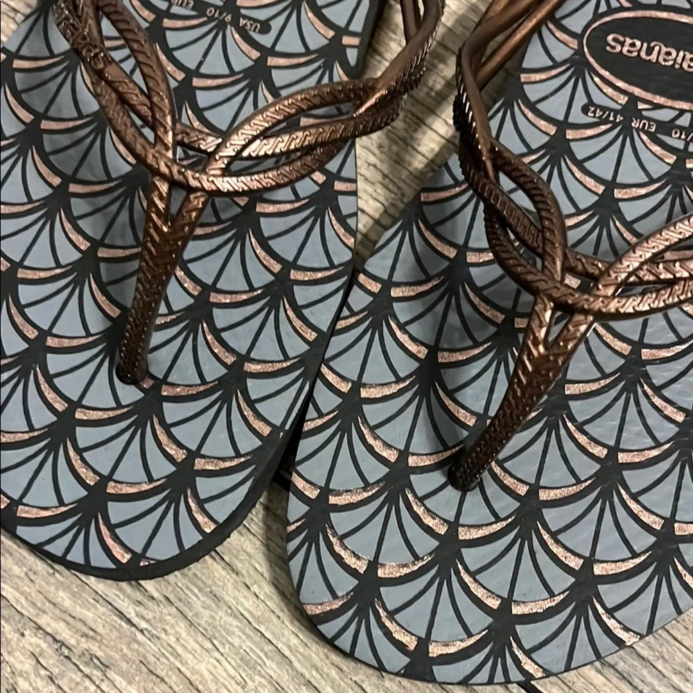 Havaianas Gray and Copper Flip Flops - Picture 2 of 9
